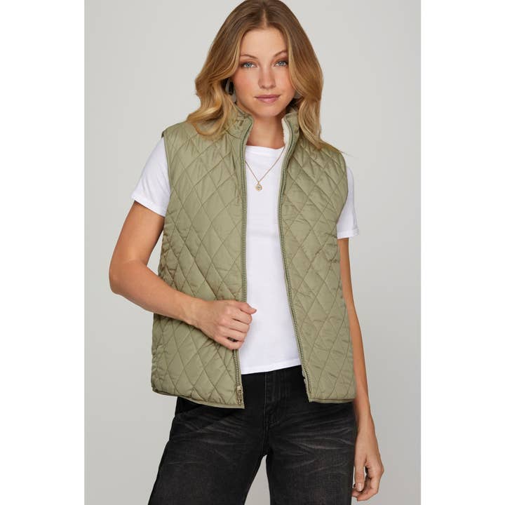 STYLE USA - Wholesale Outerwear Vest - Women's - Quilted Vest - Reversible Fleece Feature