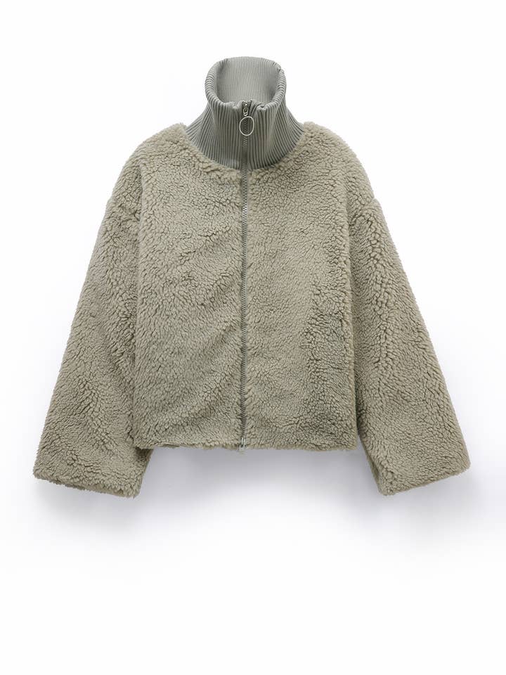 Bomber Corsica in tessuto Teddy vegano per la vendita all'ingrosso da parte di Embassy of Bricks and Logs