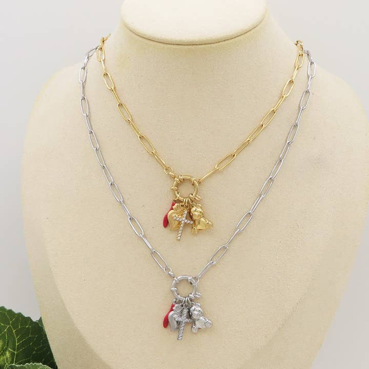 Daemon srls - Wholesale Pendant/Charm Necklace - LUCKY TEDDY ~ ACCIAIO INOSSIDABILE - Collana catena paperclip con ciondoli scaramantici, orsetto, cuore sacro e croce
