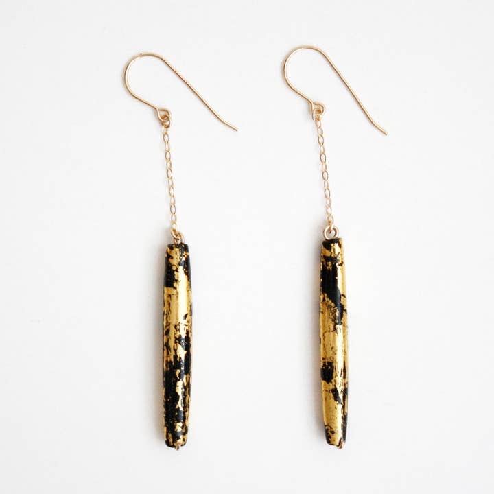 Boucles d'oreilles Feuille d'Or - Tube Noir - Long pour la vente par Hooks and Luxe