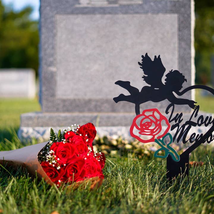 Pali del cimitero «In Loving Memory» per la vendita all'ingrosso da parte di Jersey Devil Sales LLC