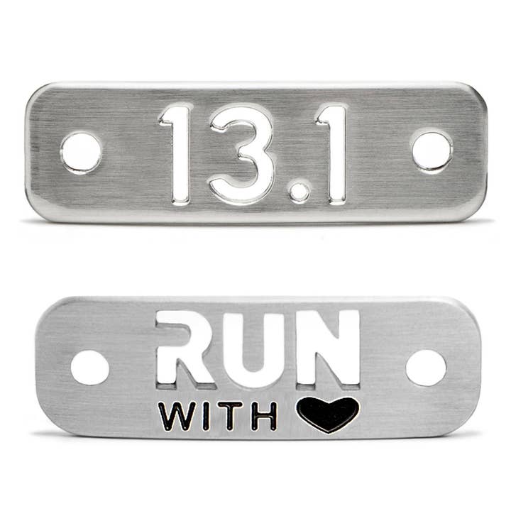 Ensemble d'étiquettes de chaussures RUN with HEART & 13.1 Half Marathon pour la vente par ATHLETE INSPIRED, Inc.