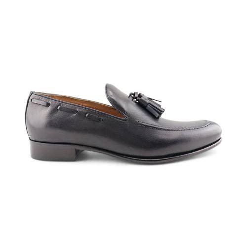 Black leather loafers with tassels for wholesale by Otisopse