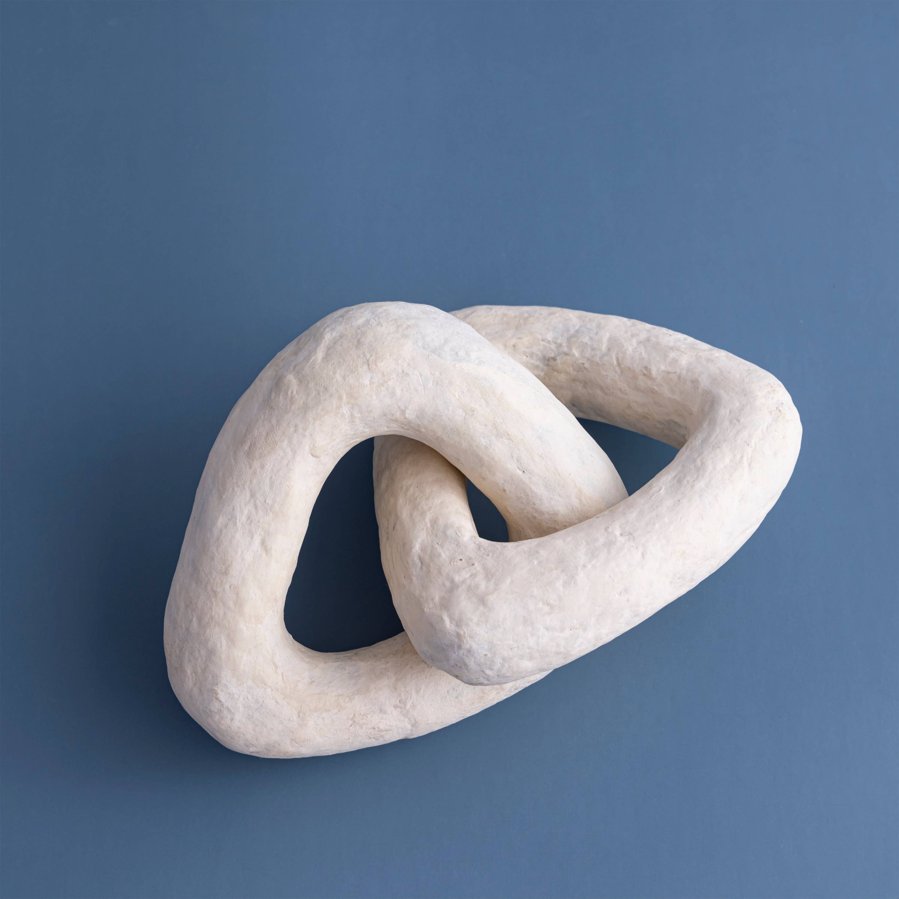 off white Paper Mache Chain Dia 6" & H 3" for wholesale on Faire8