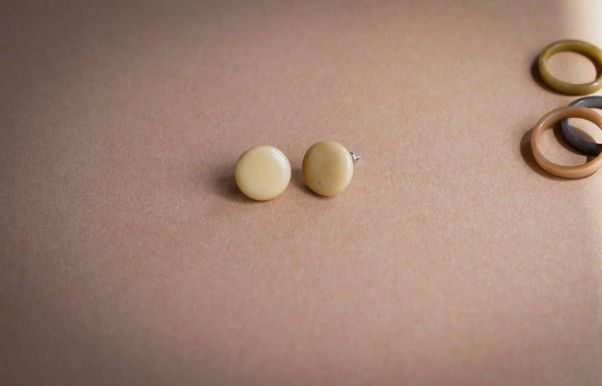 Marfil Beige Rosa Earrings for wholesale on Faire2