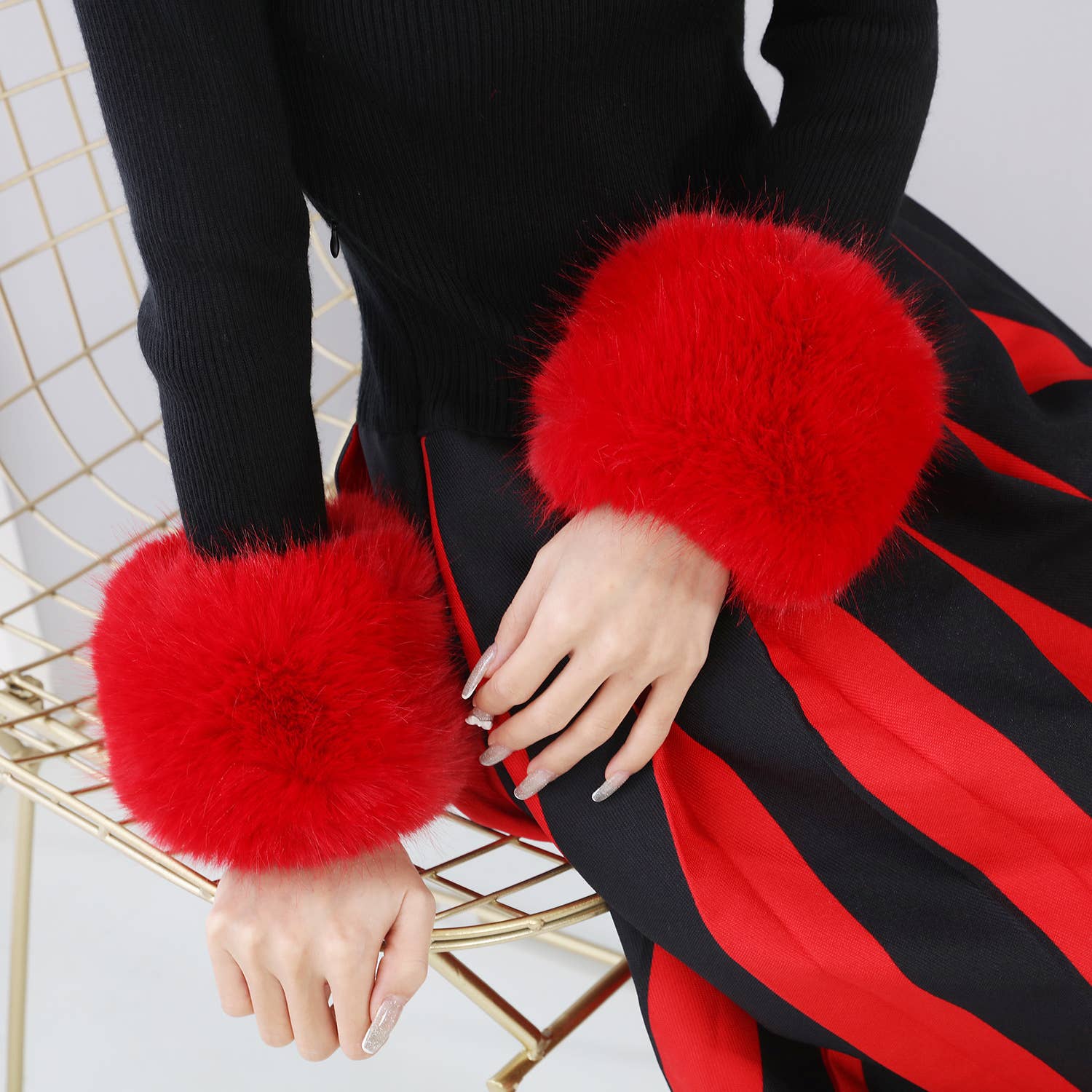 PEACH ACCESSORIES - Wholesale Fur/Faux Fur Coat - Women's - Glamorous Faux Fur Cuffs 0086