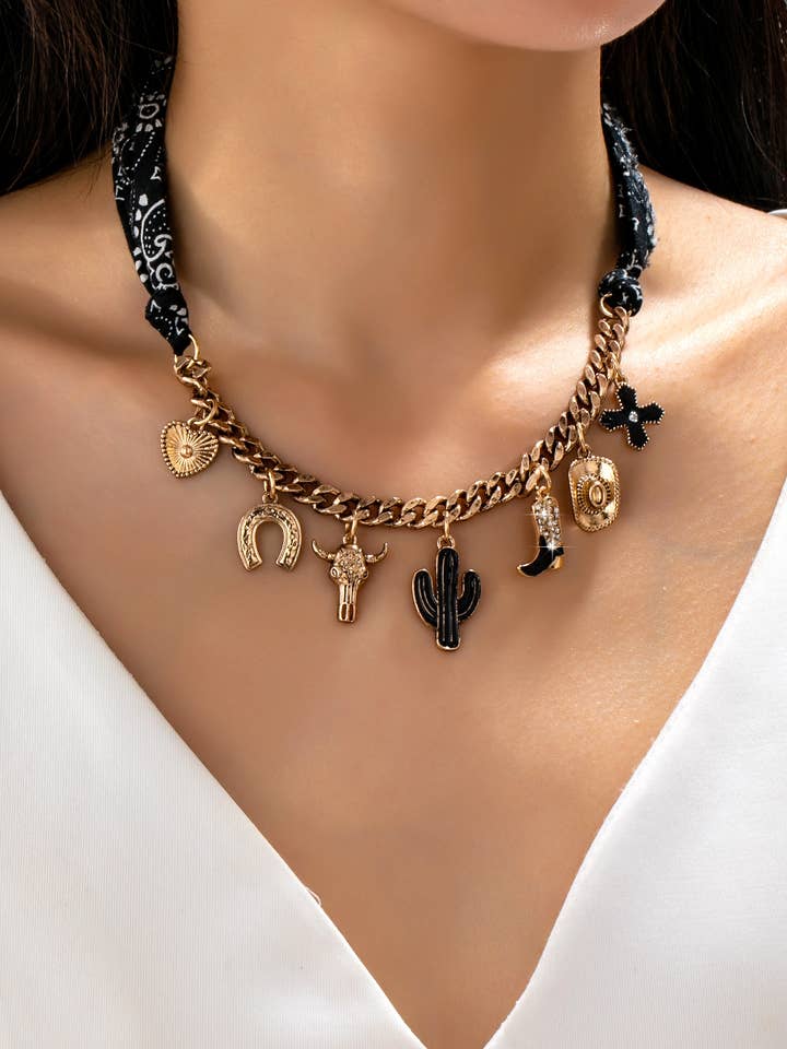 CHARM DJUR HALSDUK HALSBAND-VÄSTERNS KORS STÖVEL HATT | 80N9270 för wholesale av JOSSLYN by wall to wall