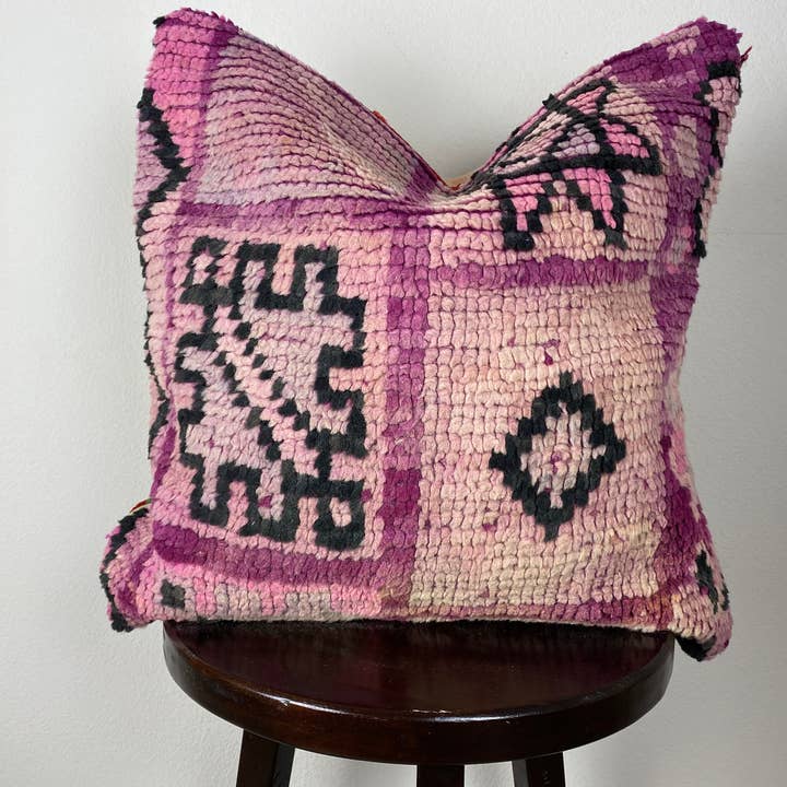 Eclectic Collective – wholesale Prydnadskuddfodral – Marockansk kuddfodral av mattmaterial3