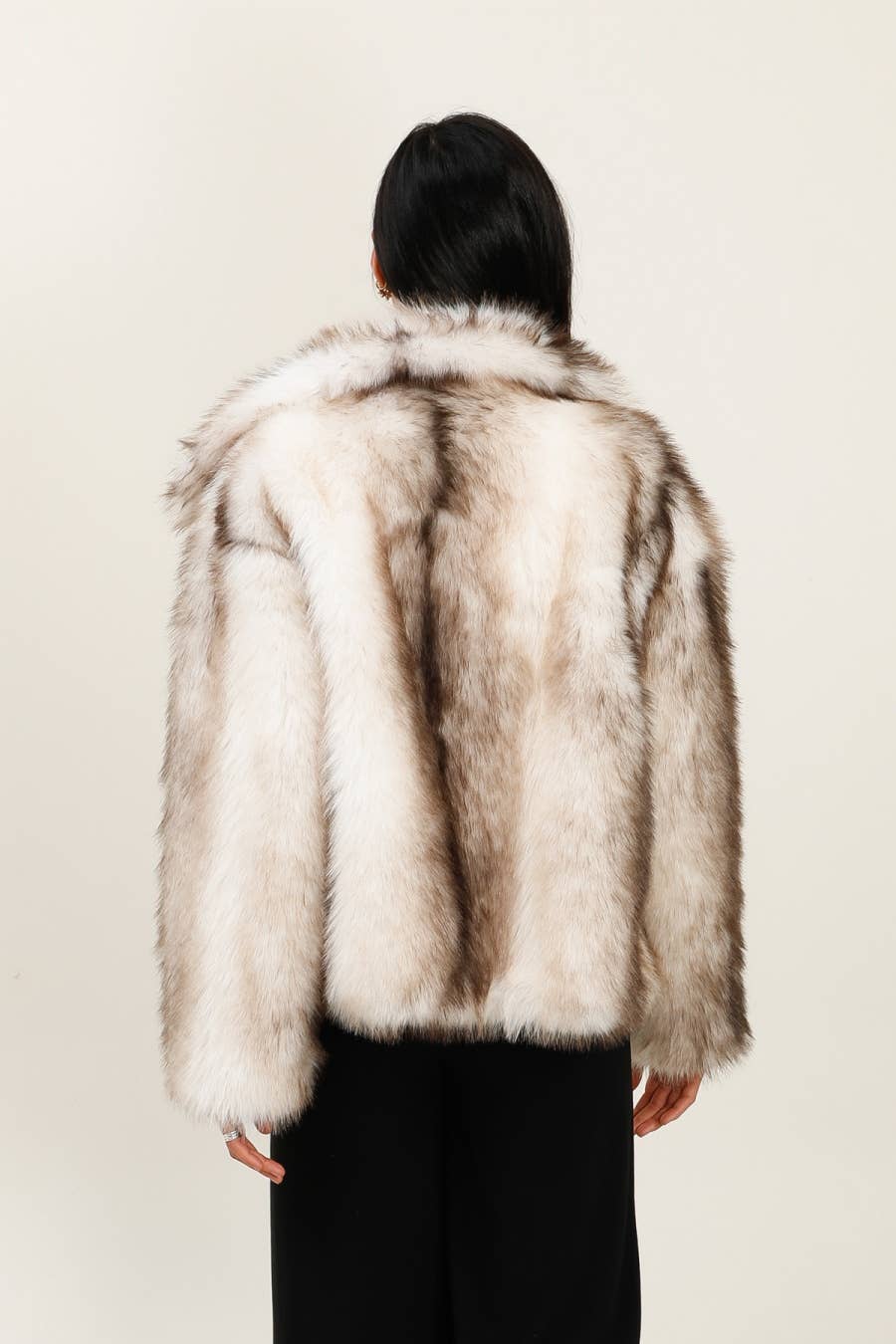 DIX-ONZE - Wholesale Fur/Faux Fur Coat - Women's - Faux Fur Effect Coat – Elegance & Warmth11
