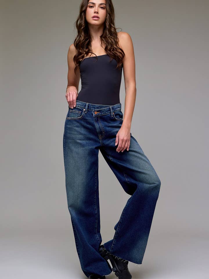 Lavage Foncé Taille Basse Croisée Surdimensionnée Ample pour la vente par Hidden Jeans