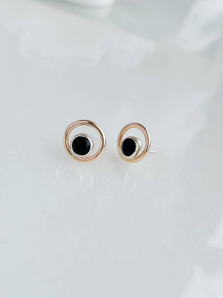 LUNA STUDS - ONYX NOIR pour la vente par Sun & Selene