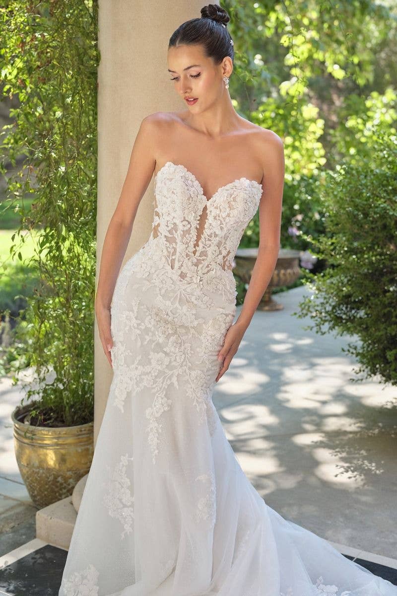 Off White Strapless sweetheart neckline, removable sheer lace sleeves for wholesale on Faire