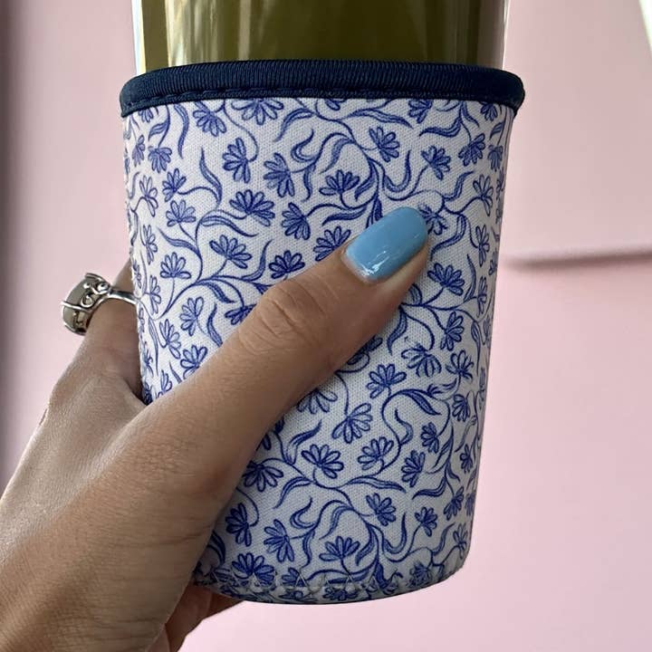 Étui à boisson Tea Drunk « Porcelain » pour la vente par The Paper Narwhal