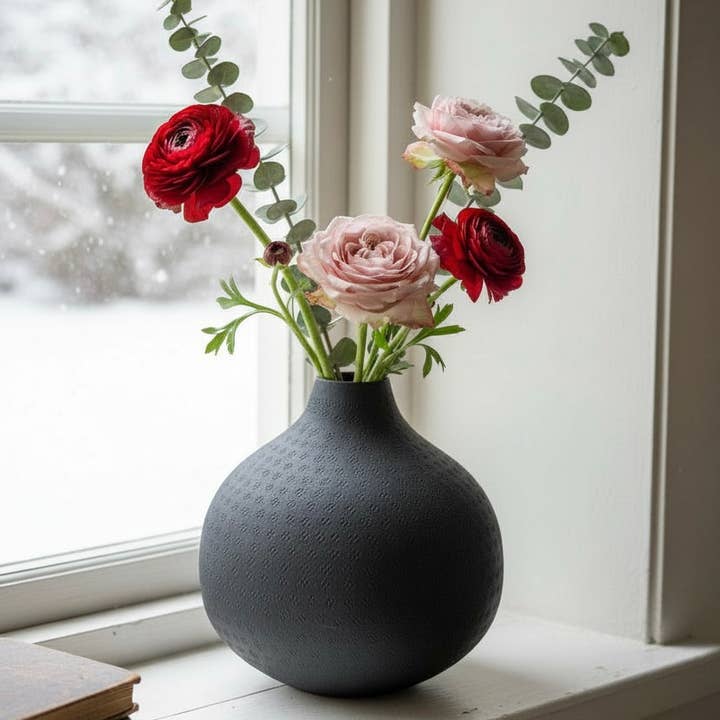 Made Market Co. – Großhandel Vasen – Strukturierte Vase, groß, rund0