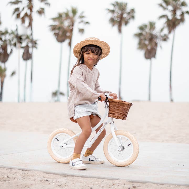 Banwood SL Europe - Wholesale Bike/Scooter - Kids - BANWOOD BALANCE BIKE FIRST GO VINTAGE - WHITE4