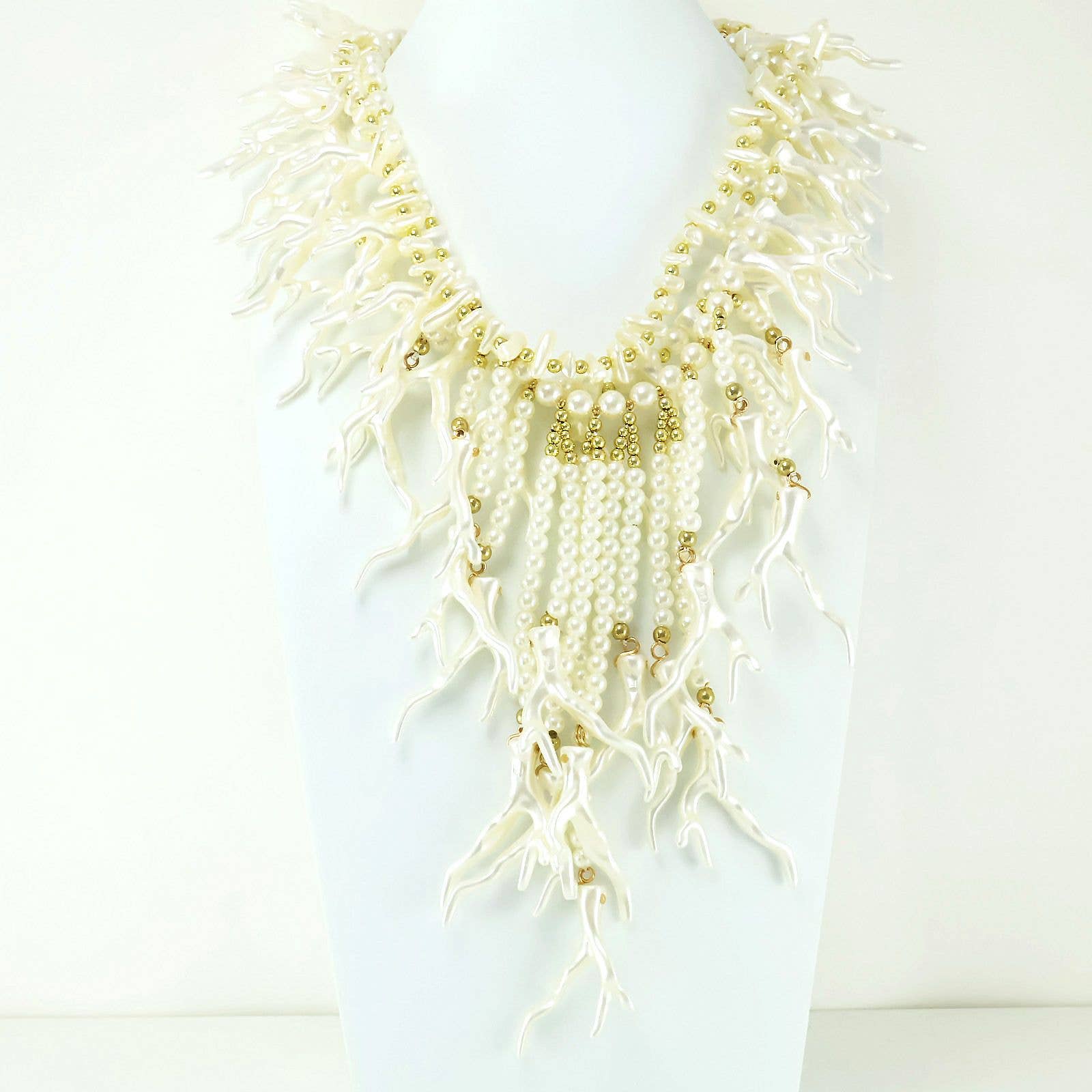 SWEET MAGIC MODA Y COMPLEMENTOS - Wholesale Bib Necklace - SHORT CORAL NECKLACE3