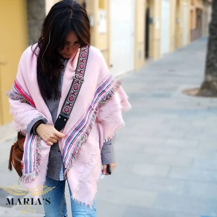 Maria's Valley – wholesale Väskremmar – Dam – Gitarrband till Freya väska röd, väska ingår ej1