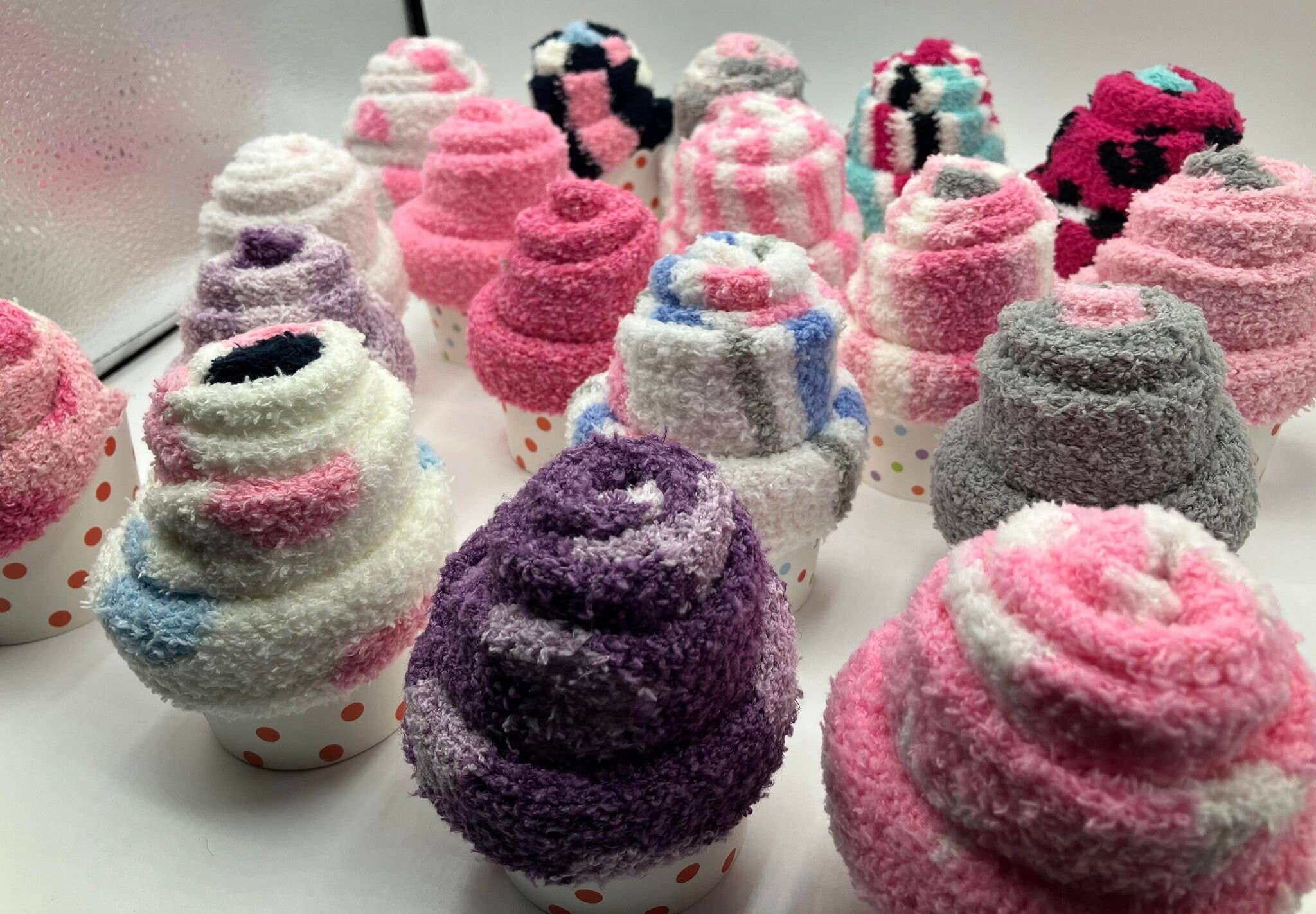KCK Gifts - Wholesale Socks - Women's - FLUFFY SOCKS CUPCAKE9
