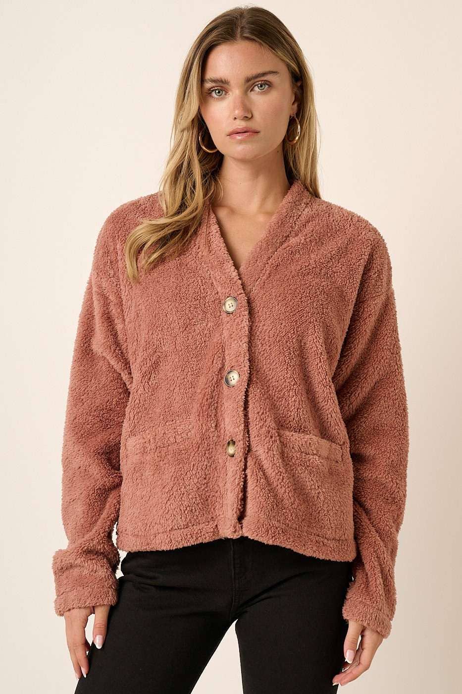 mittoshop – Großhandel Strickjacke – Damen – CARDIGAN AUS PELZ MIT KNOPFLEISTE13