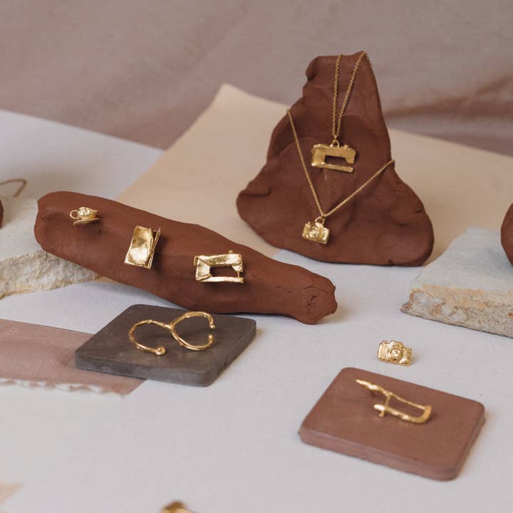 Câpâ – alfinete de lapela por atacado – Broche de Livro Banhado a Ouro