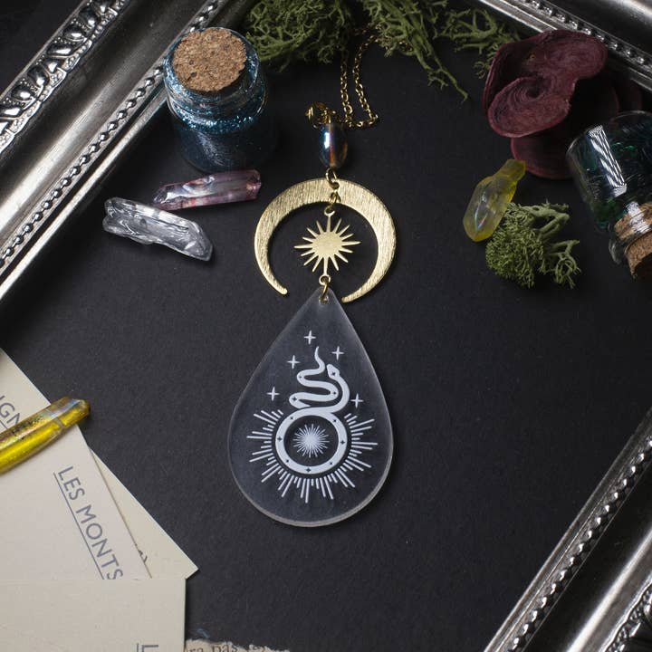 acrylic snake pendant necklace for wholesale by noemie zomby