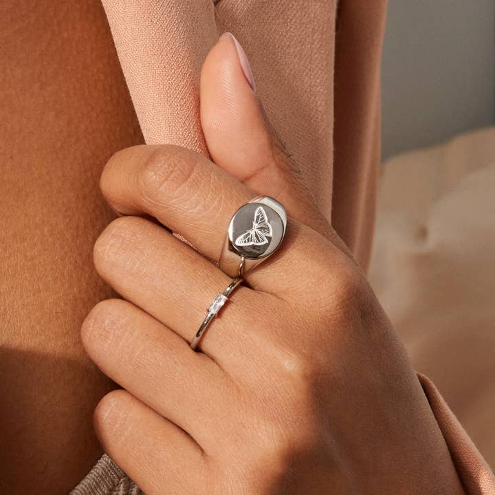 Bague en forme de papillon en acier inoxydable pour la vente par Twenty Compass