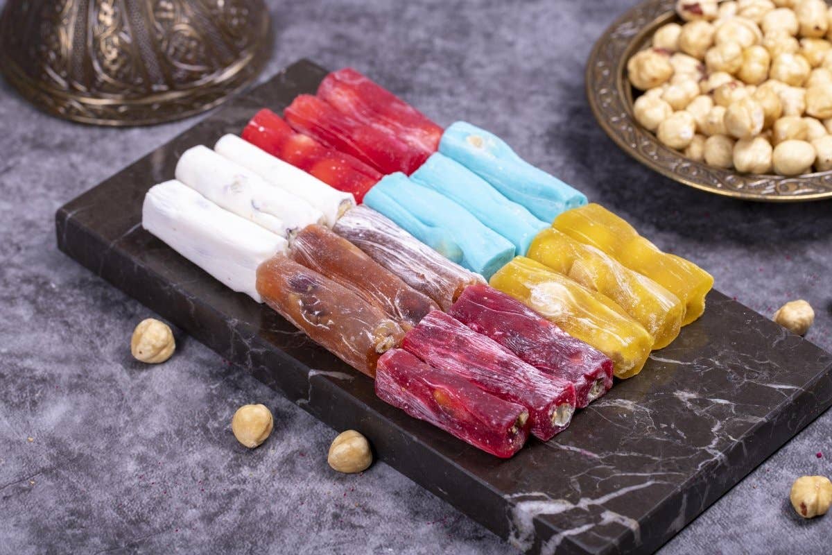 Aladdin - Vente Bonbons gélifiés - Sukru Efendi 1935 | Mix Turkish Delight Fingers à la pistache et à la noisette dans une boîte cadeau en métal1