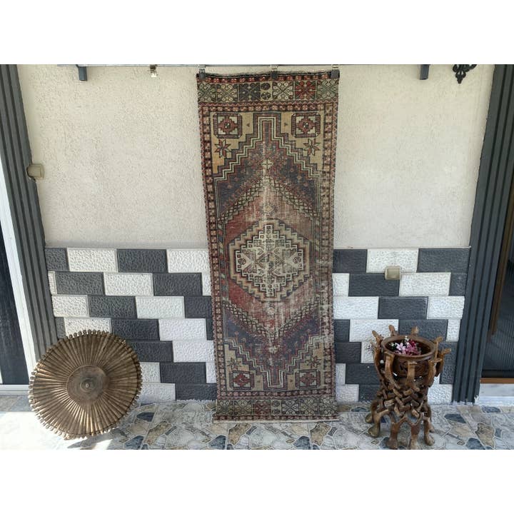 Vintage antik anatolsk bondegård geometrisk stammerug 2x6 for engroshandel hos Oushak Rugs