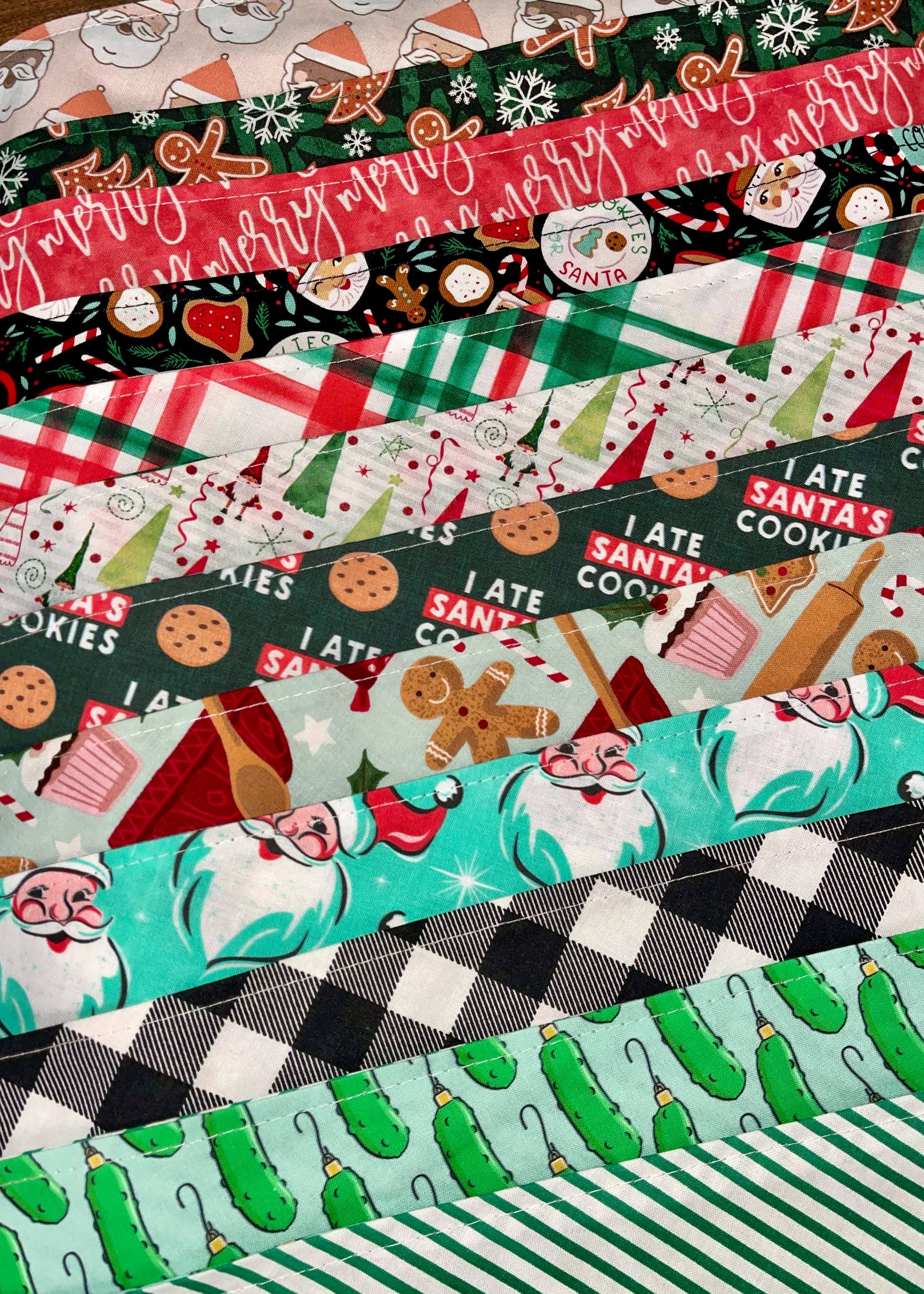 K and M Collars - Wholesale Pet Bandana - Dog - Retro Santa Reversible Dog Bandana, Christmas Gingham Plaid1