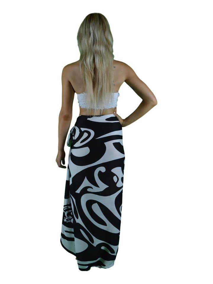 Island Style Clothing Co by Akamai Distribution Ltd - Venta al por mayor Camisola de baño - Mujer - Tribal hawaiano | Tortuga isleña | Pareo negro | Pareo