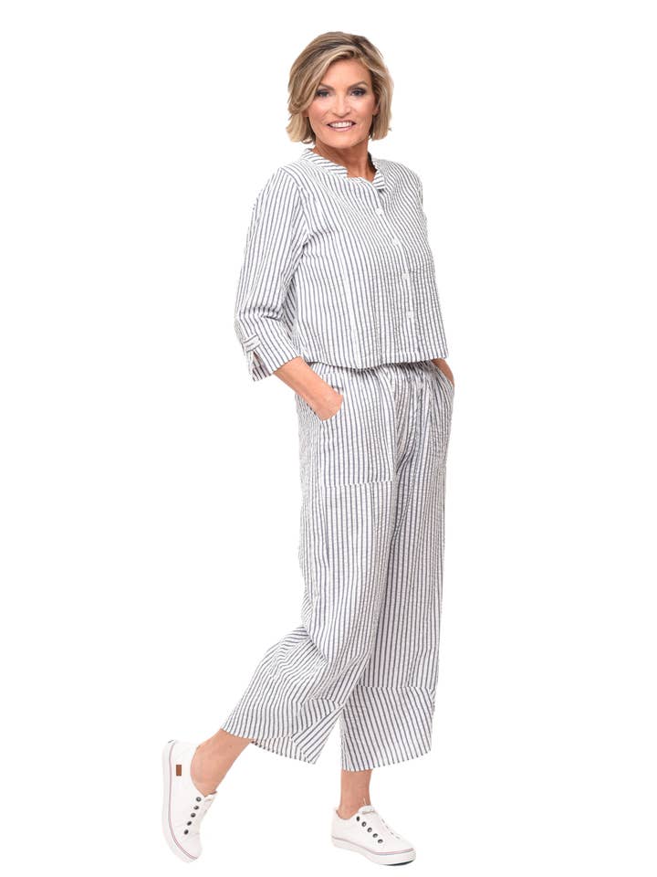 CV323 Pantalón Ariana en Raya Seersucker Marina Blanca* para venta al por mayor de Tulip Clothing