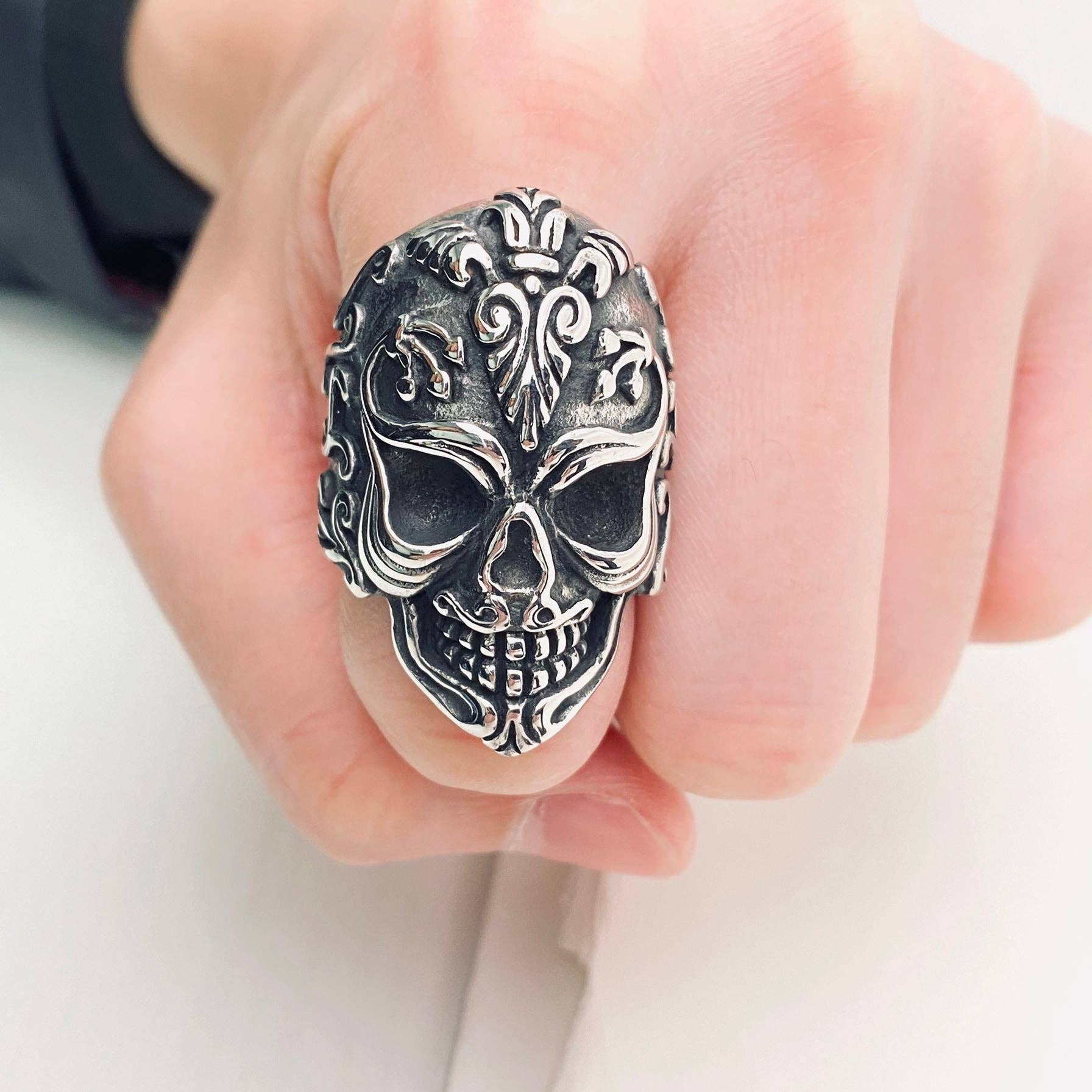 Mio Queena – Anel de sinete por atacado – Anel em Aço Inoxidável em Caveira com Design Esculpido Punk - MJ/MR0