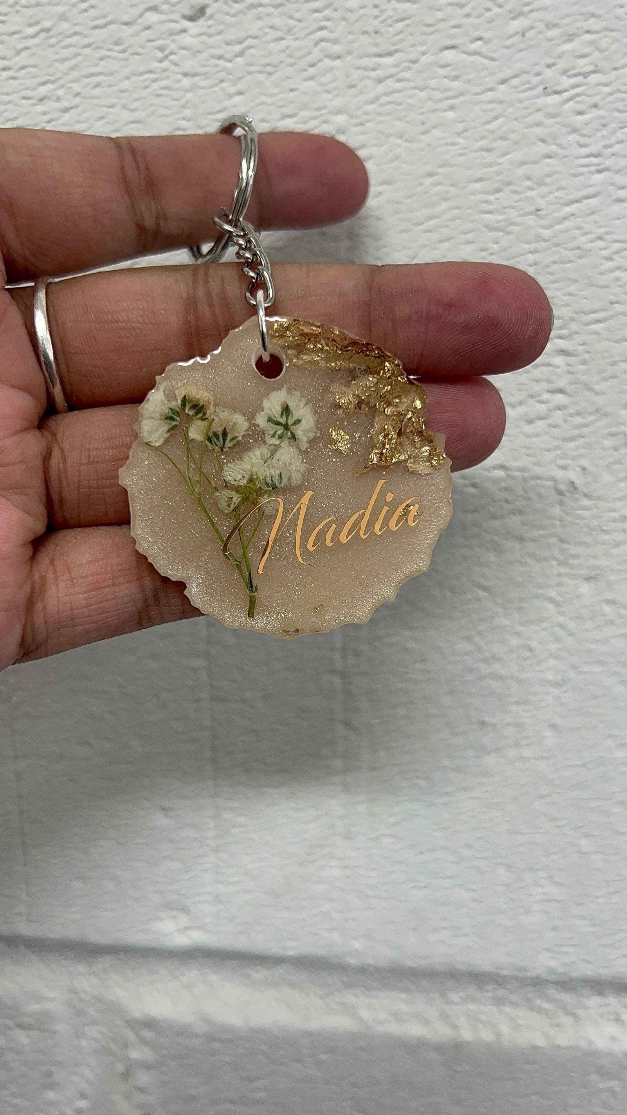 Hudaa & Co - Wholesale Keychain – Women's - Handmade custom gypsophila key rings | name | any colour | gift | Mother’s Day | birthday | keychain | gifts for her3