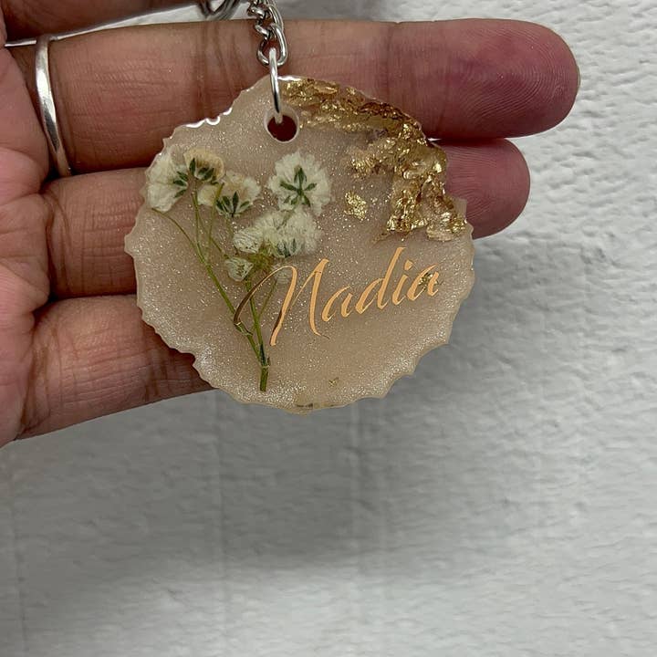 Hudaa & Co - Wholesale Keychain – Women's - Handmade custom gypsophila key rings | name | any colour | gift | Mother’s Day | birthday | keychain | gifts for her3
