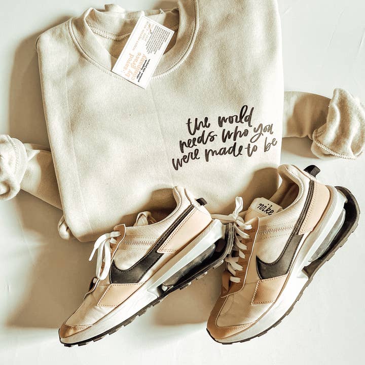 Världen behöver Sweatshirt för wholesale av SBG Co.