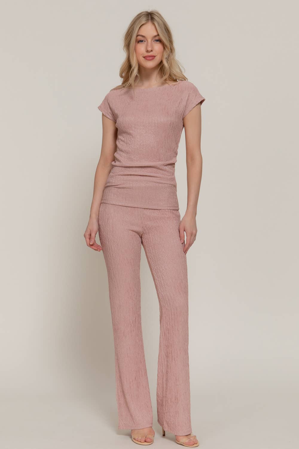 Active Basic | Active USA - Vendita all'ingrosso Completo top e pantaloni (NON loungewear) - Donna - Completo con Top a Manica Corta Dolman e Pantaloni Lunghi Svasati a Increspature Ondulate2