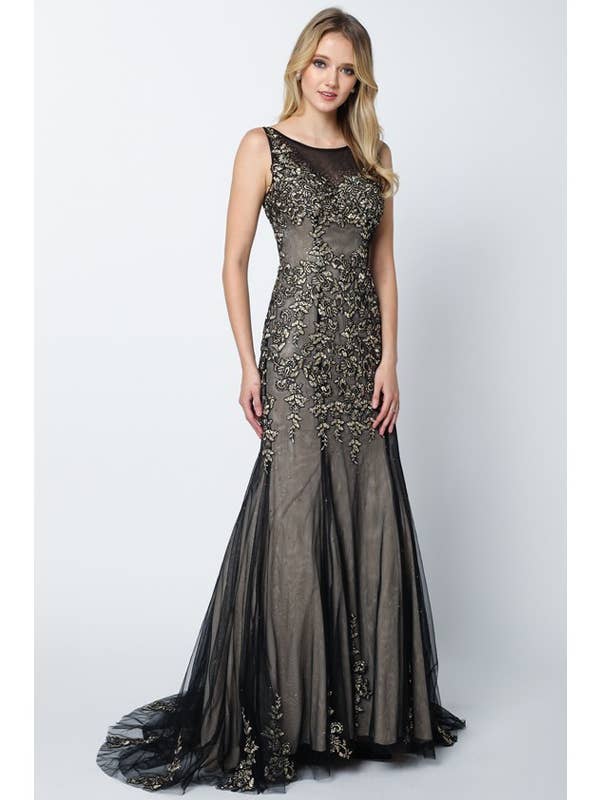 Abito da cerimonia a sirena con applicazioni floreali per la vendita all'ingrosso da parte di Juliet