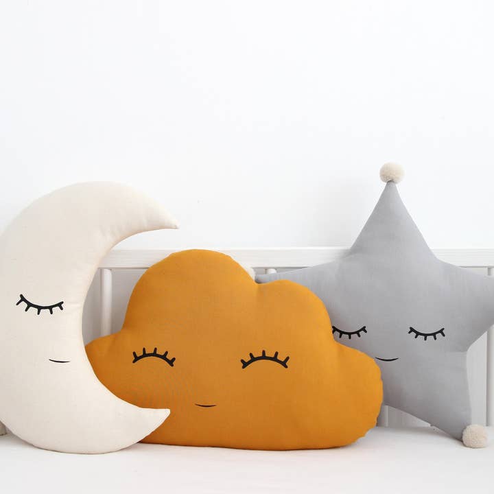 Set de 3 cojines: nube mostaza, luna creciente y estrella gris para venta al por mayor de ProstoConcept