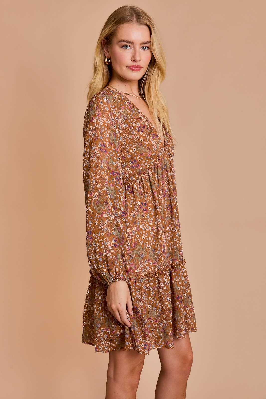 MOKA À FLEURS MULTIPLES ROBE À MANCHES LONGUES ET COL EN V À IMPRIMÉ FLORAL en vente sur Faire2