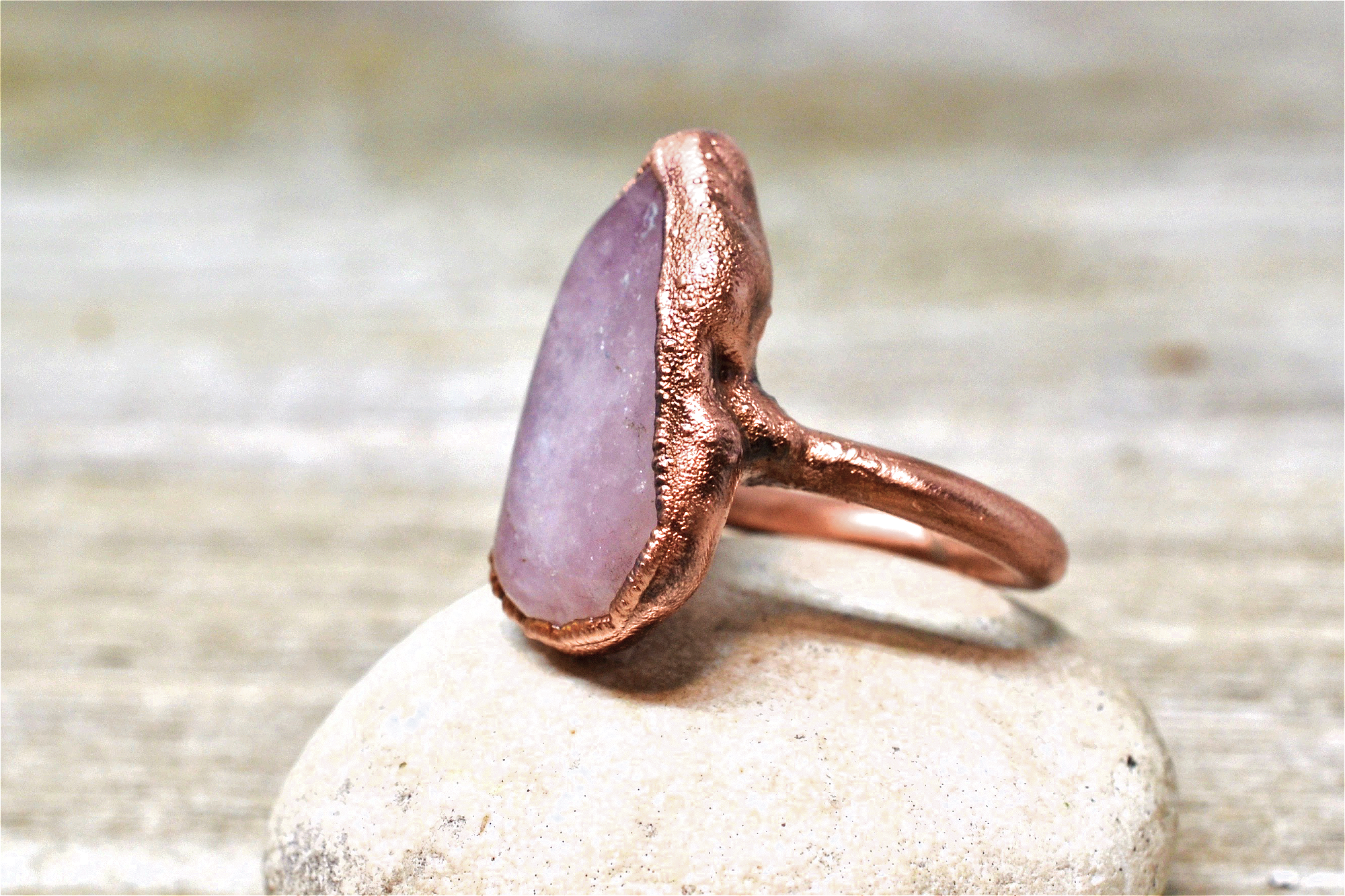 Daddy Daughter Jewelry – Großhandel Cocktail-/Statement-Ring – Rosenquarz-Kupferring | Ring aus rosa Quarz1