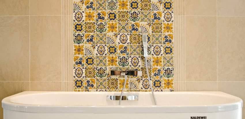 Dyari – Großhandel Wandfliesen – SOUSSA | Dekorative handbemalte Keramikfliese 10 x 10 cm (4 x 4 Zoll)2