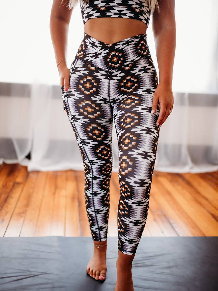 DEL RIO FULL PRINT CROSSOVER LEGGINGS for wholesale by Ranch Dress'n