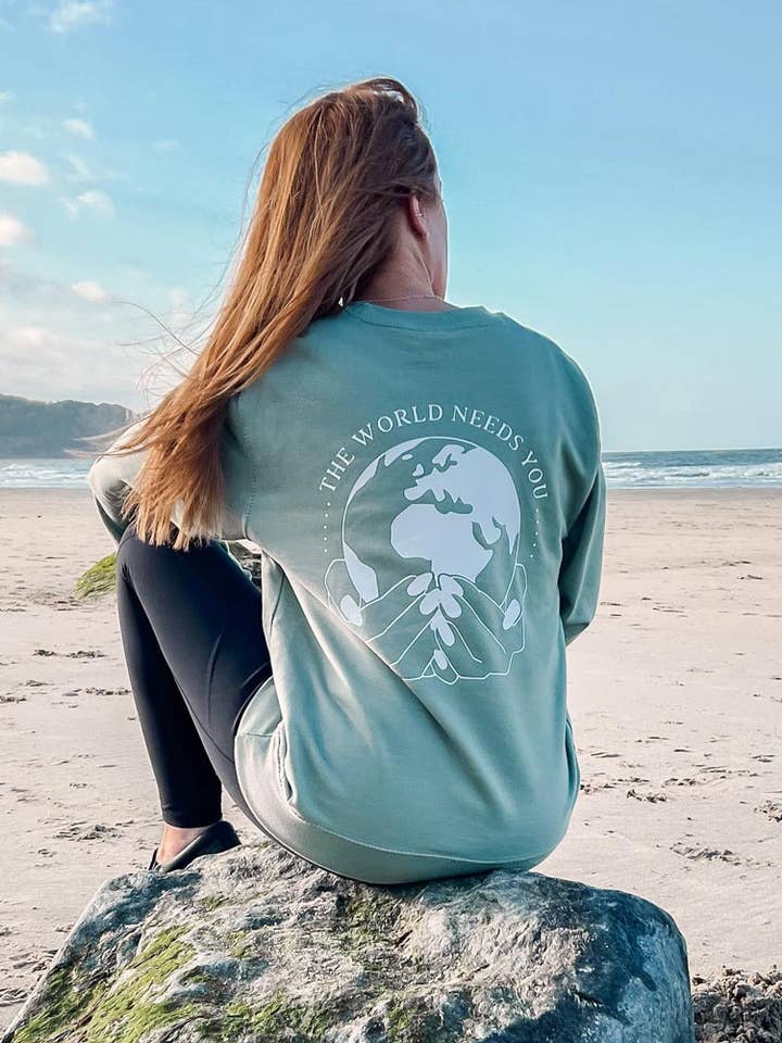 The World Needs You Sweatshirt voor wholesale door LONE OWL STUDIO