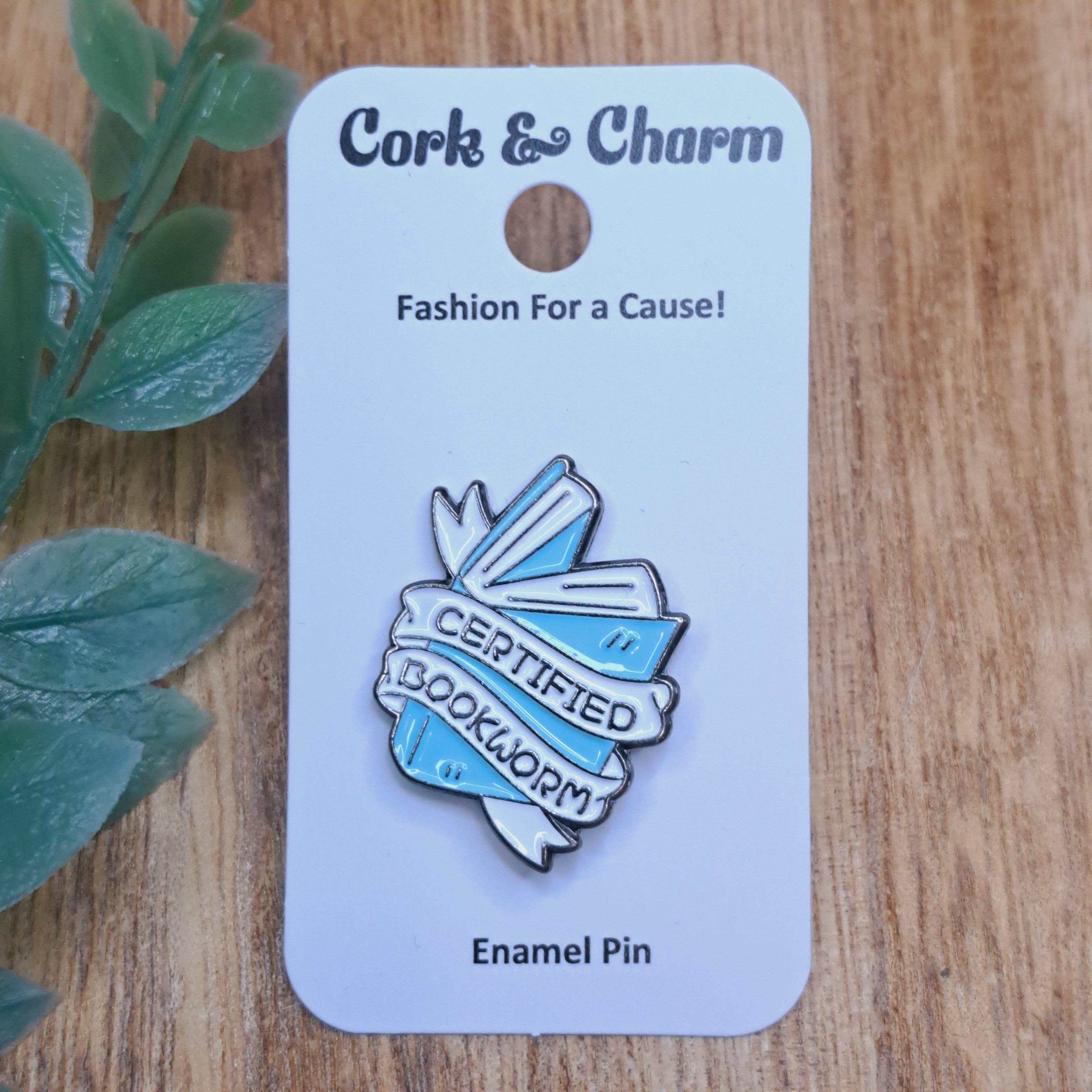Cork and Charm - Vente Épinglettes/boutons - Épingle en émail Livre certifié rat de bibliothèque0