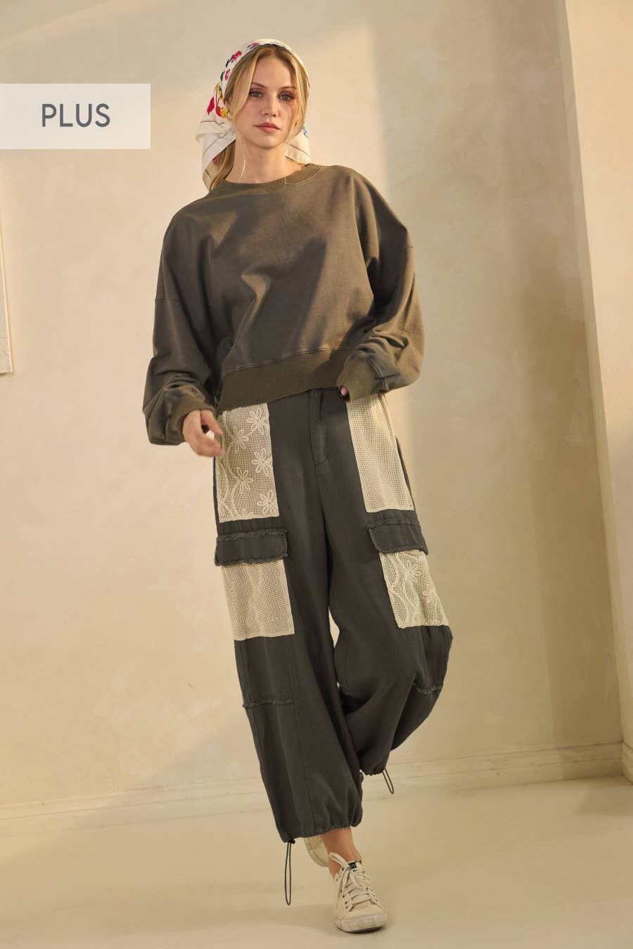 Oddi - Wholesale Pants - Women's - Plus Cargo-style Wide-leg Pants0