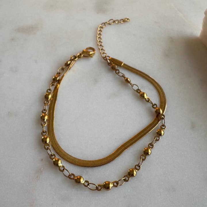 BLAKE | Bracelet multi-chaînes satellite pré-couches et chevrons pour la vente par Alexandra Kathlyn Accessories