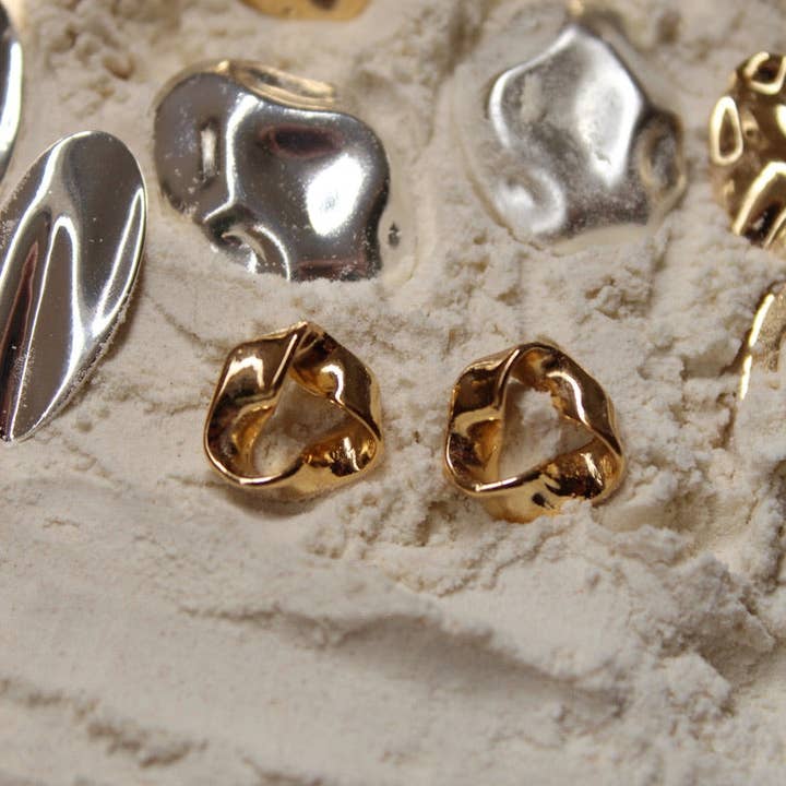 Paola Sanchez Jewelry - Wholesale Stud/Post Earrings - LASSO Gold studs2
