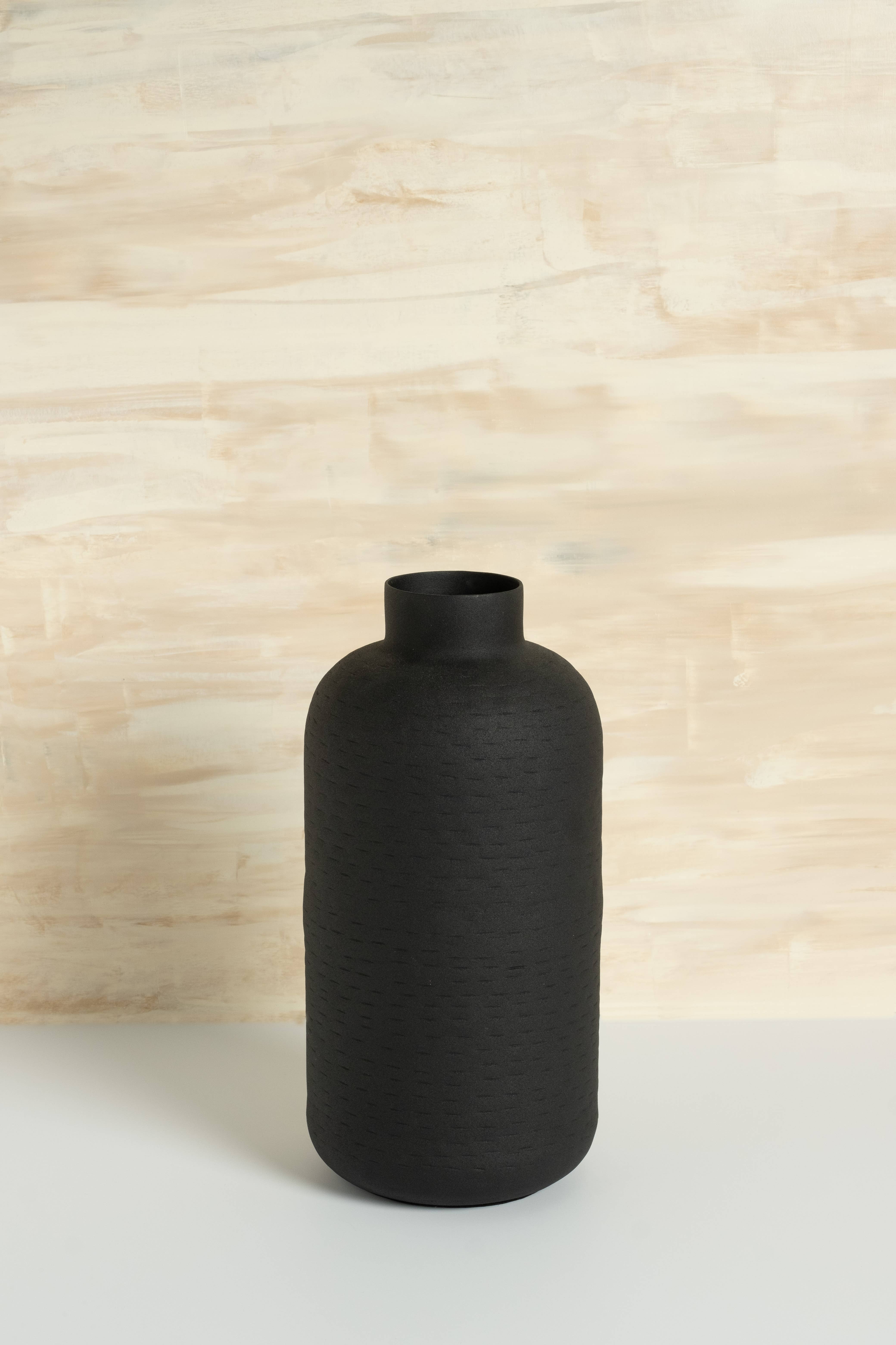 Made Market Co. - Wholesale Vase - Textured Vase Large Oblong2