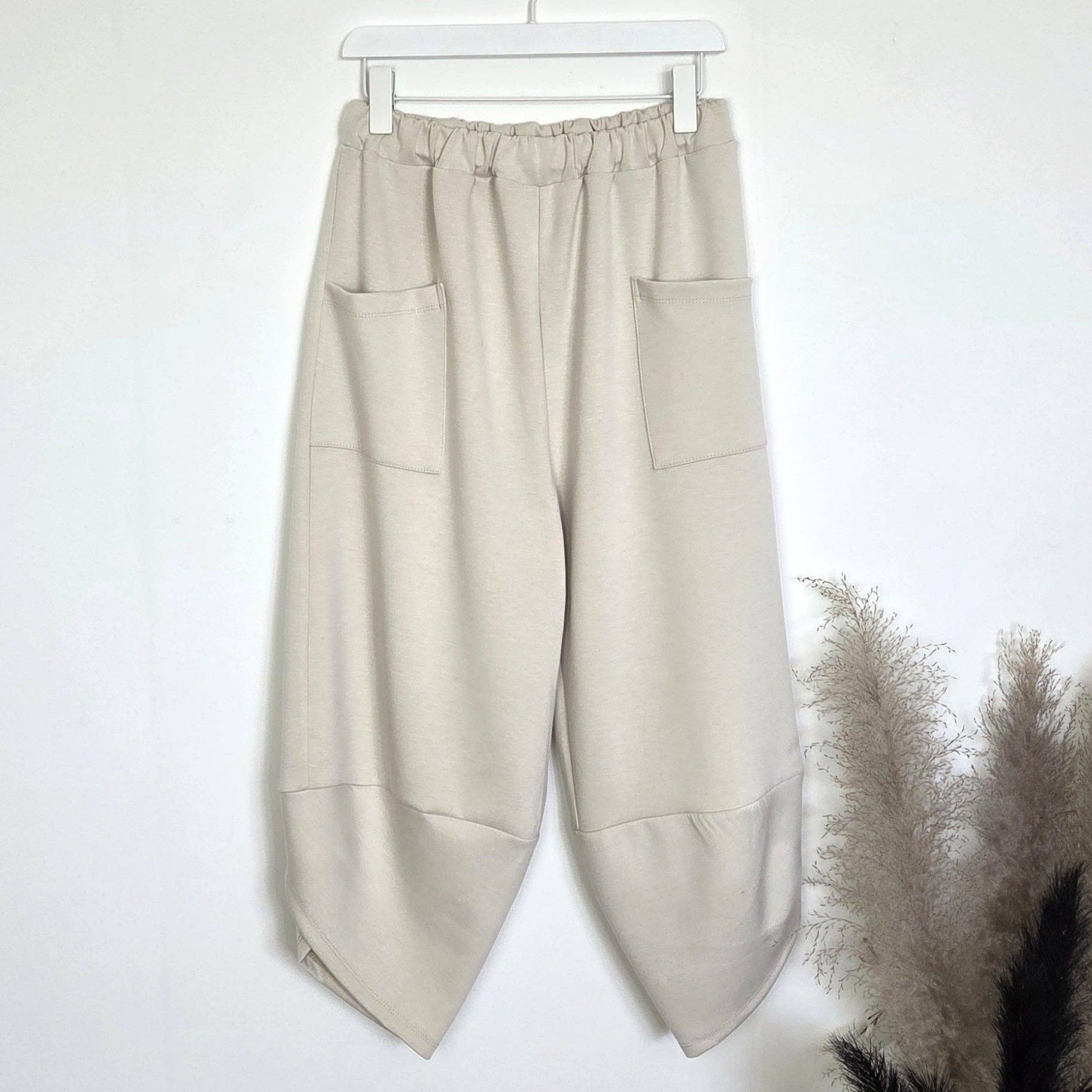 Tempest Designs – wholesale Pants – Women's – Soft scuba fabric relaxed cocoon style pants (M-L)1