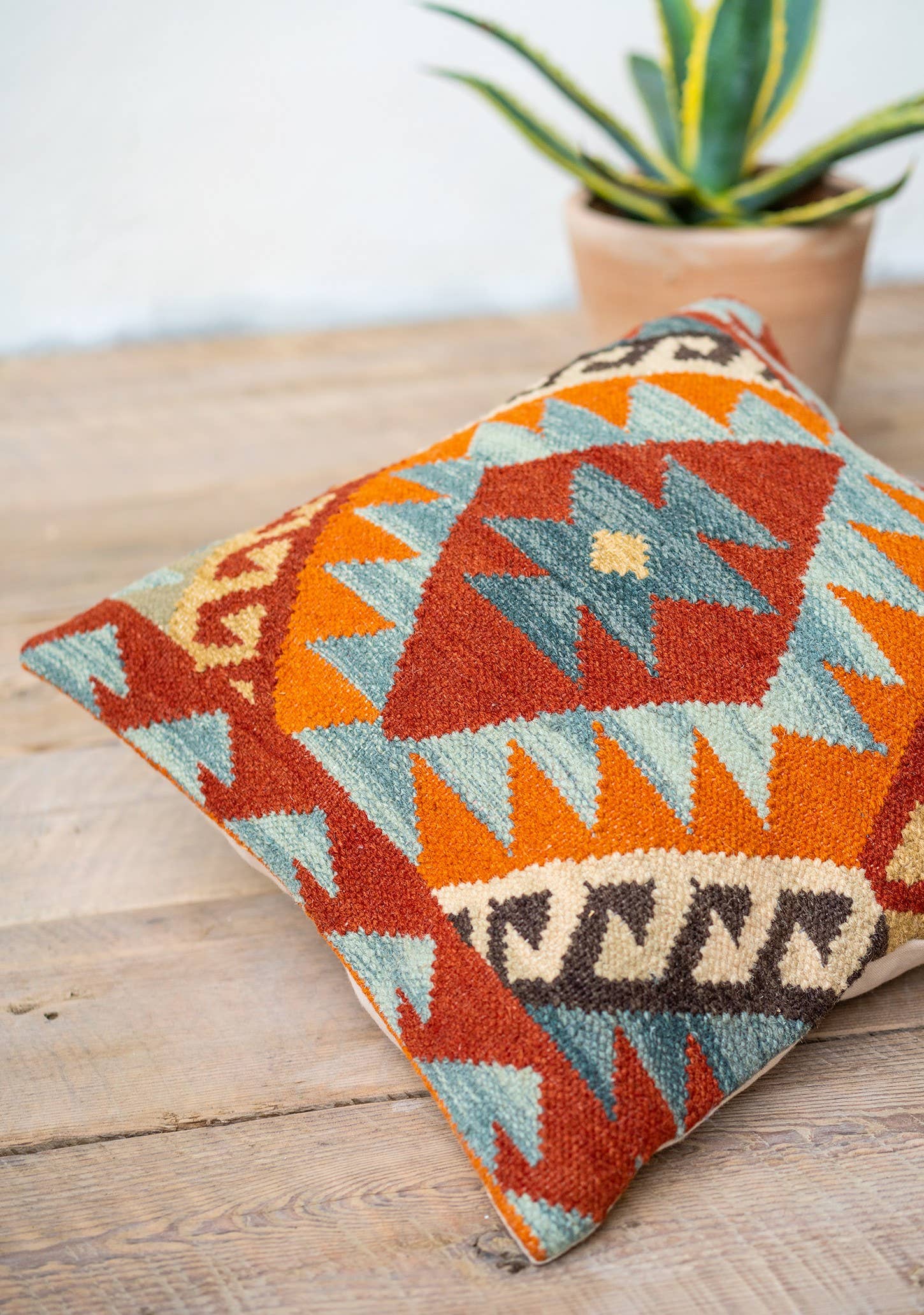 Namaste – wholesale Throw/decorative pillow – Saira Hand Loom Kilim Cushion Cover, 50 X 50cm2